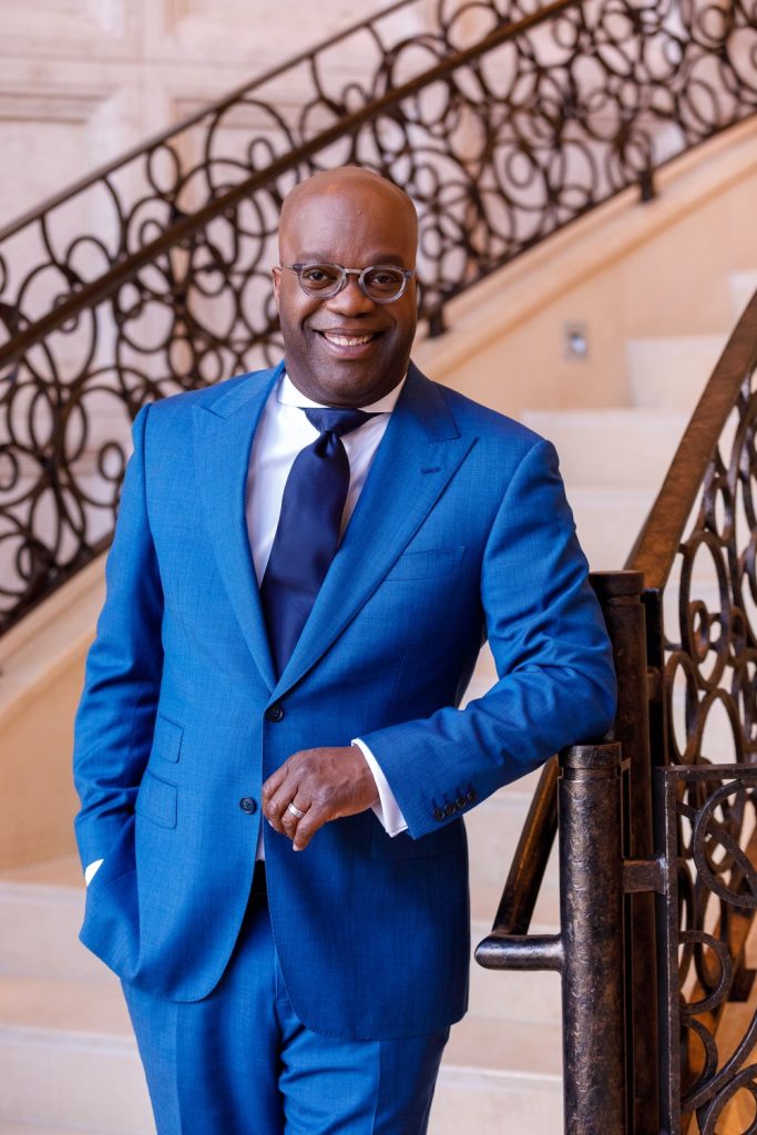Simon T. Bailey-Hospitality Speaker
