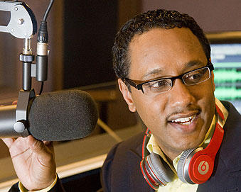 Image of: Mario Armstrong on the radio talking about digital technology and its use for good.